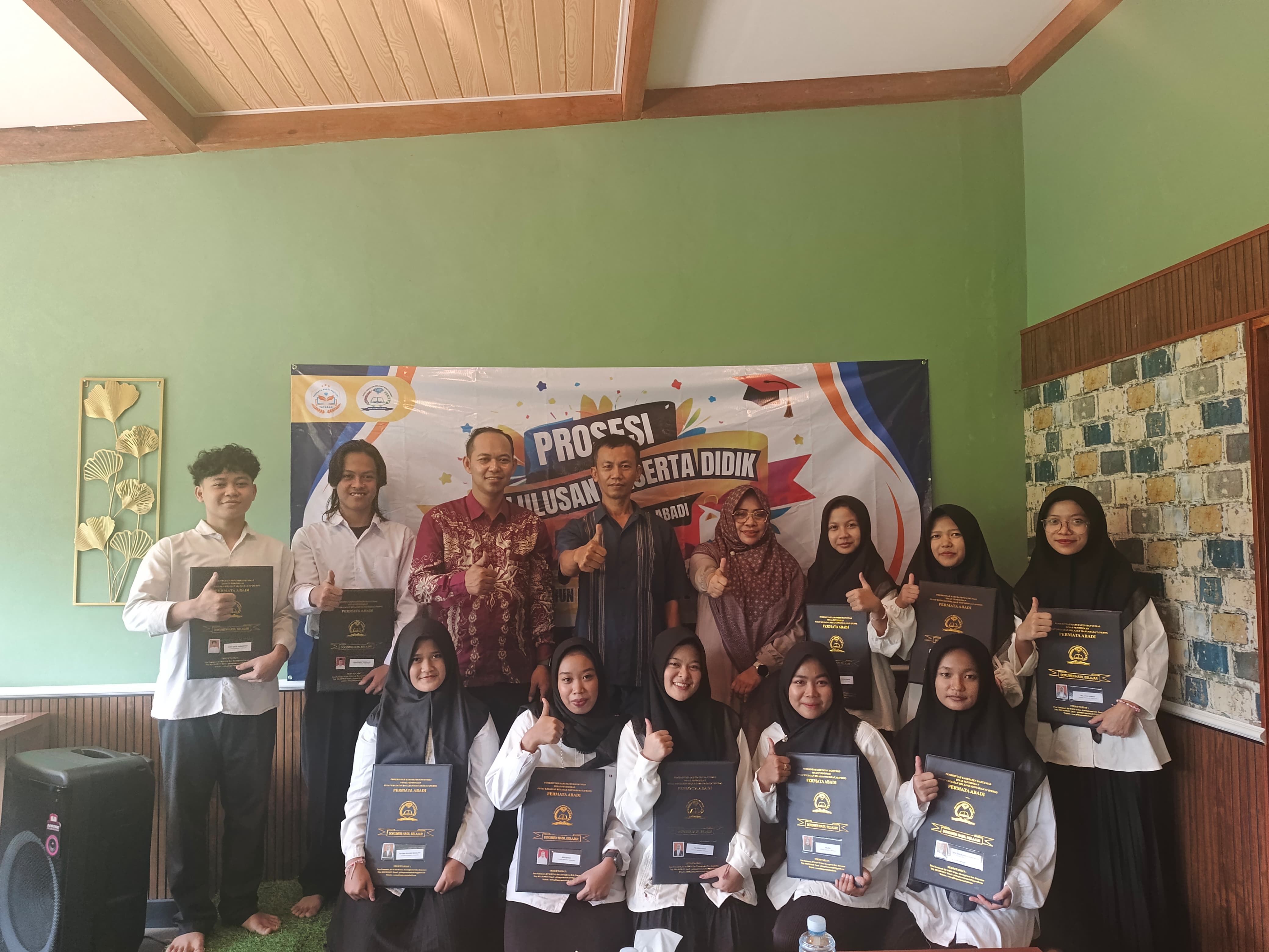 Momen Penuh Haru dan Bangga: PKBM Permata Abadi Gelar Prosesi Pelepasan Peserta Didik Angkatan ke-4 Tahun 2026
